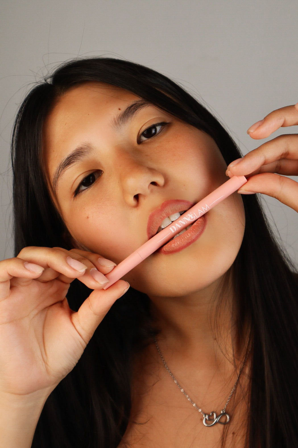 LIP CONTOUR